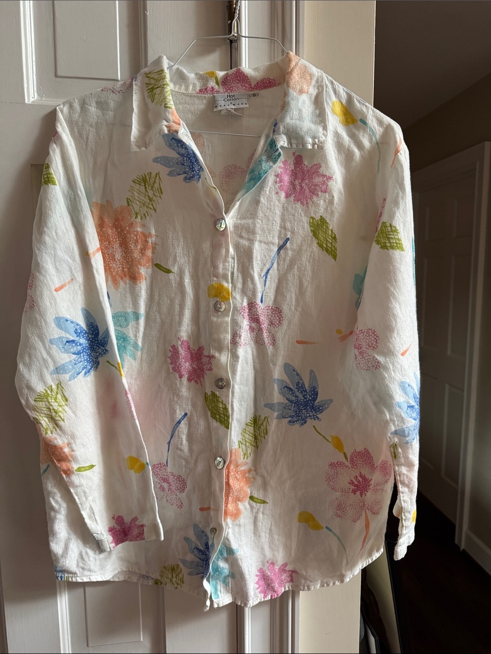 Hot Cotton by Marc Ware 100% linen, long sleeve pastel floral button down. S